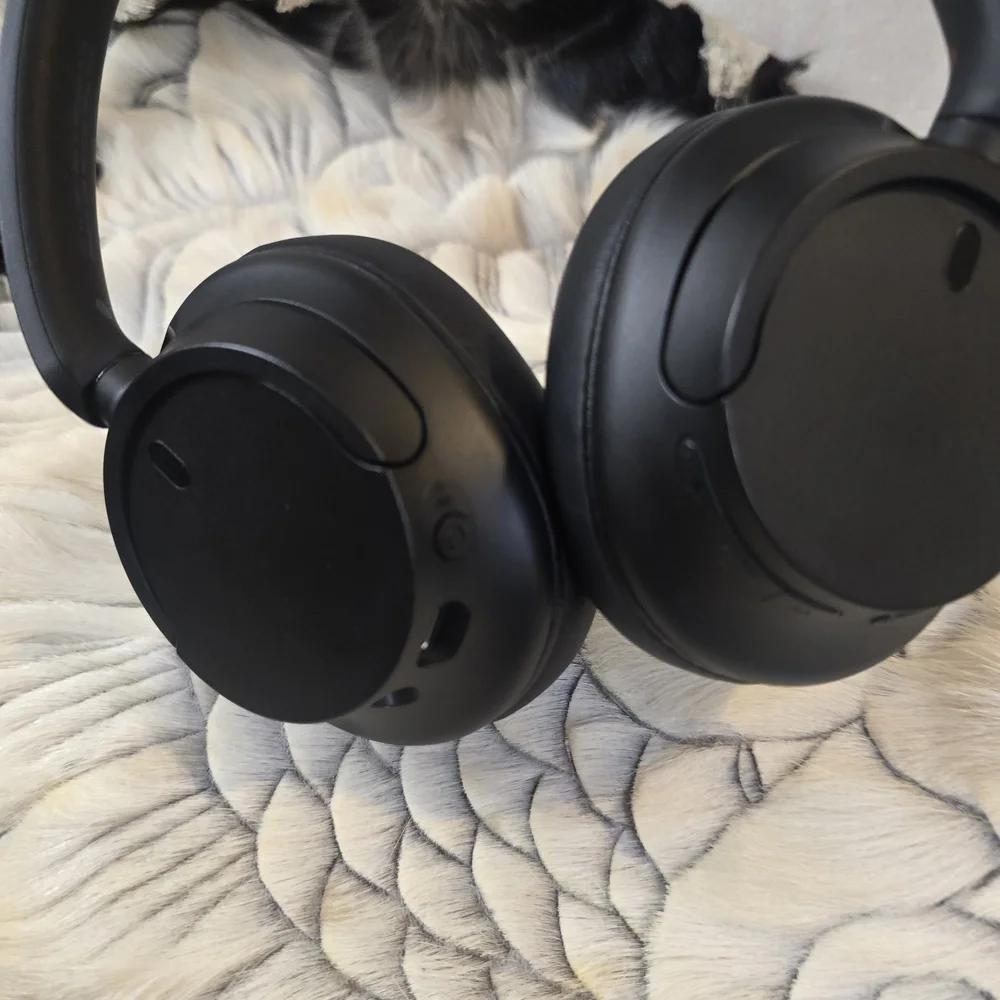 Sony WH-chanel 720n Noise Canceling Wireles..
